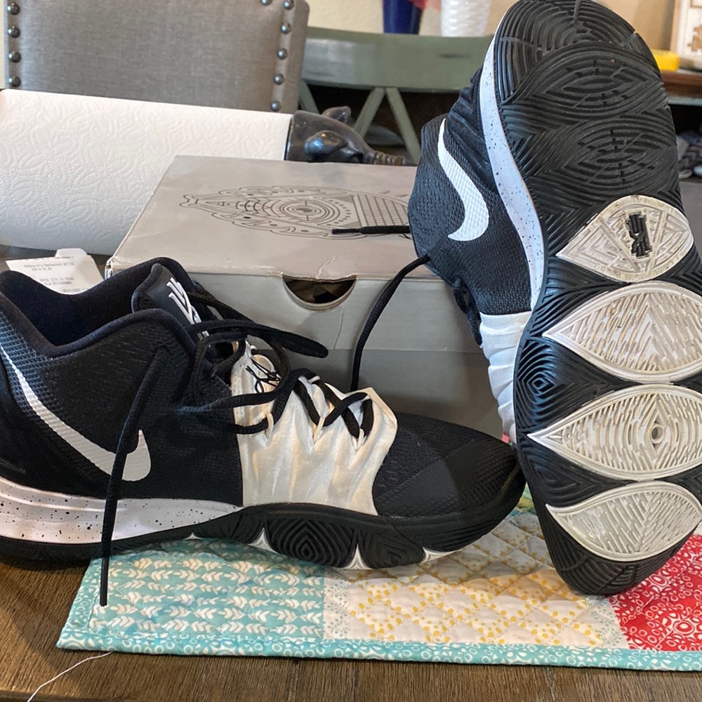 KYRIE 5 TB